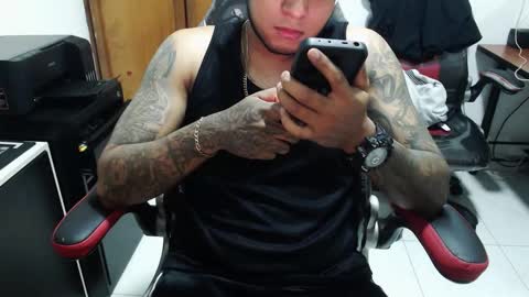 Snapshot of alejoconex6 chatting on 11-16-25, 02:39 Alejo online show from 11-16-25, 02:39