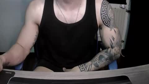Snapshot of alejoduarte16 chatting on 04-14-26, 12:00 alejoduarte16 online show from 04-14-26, 12:00