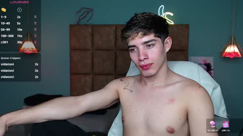 Snapshot of alejootwink chatting on 12-03-24, 09:01 ALejoo Saenz online show from 12-03-24, 09:01