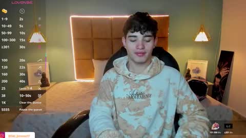 Snapshot of alejootwink chatting on 09-21-25, 03:30 ALejoo Saenz online show from 09-21-25, 03:30