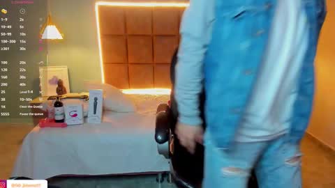 Snapshot of alejootwink chatting on 09-22-25, 09:39 ALejoo Saenz online show from 09-22-25, 09:39