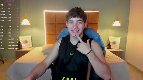 Snapshot of alejootwink chatting on 09-29-25, 07:51 ALejoo Saenz online show from 09-29-25, 07:51