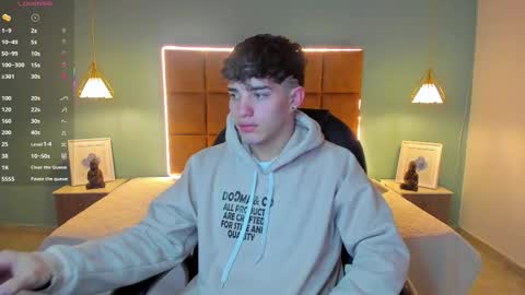 Snapshot of alejootwink chatting on 10-12-25, 08:41 ALejoo Saenz online show from 10-12-25, 08:41