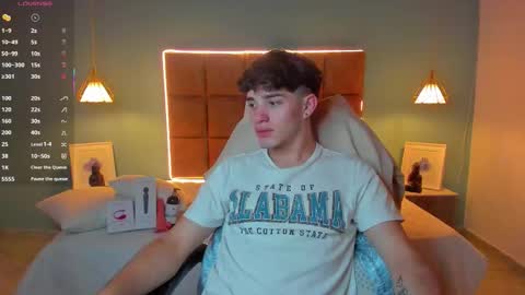 Snapshot of alejootwink chatting on 10-13-25, 08:47 ALejoo Saenz online show from 10-13-25, 08:47