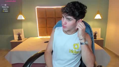 Snapshot of alejootwink chatting on 11-08-25, 03:29 ALejoo Saenz online show from 11-08-25, 03:29