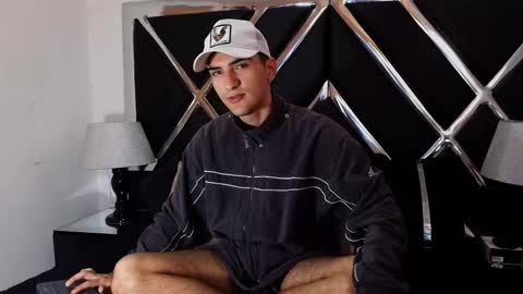 Alek online show from 10-24-25, 07:32