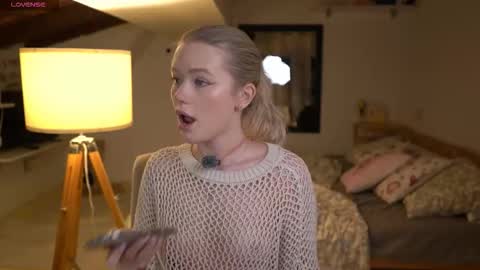 Lexi online show from 11-26-25, 04:13