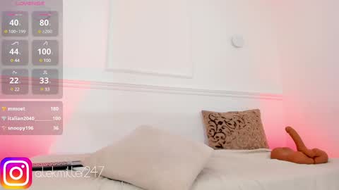 Snapshot of aleksandra_miller chatting on 02-27-25, 03:26 Aleksandra online show from 02-27-25, 03:26