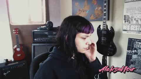Snapshot of aleksanoir chatting on 09-18-25, 03:14 AleksaNoir online show from 09-18-25, 03:14