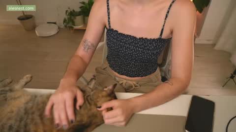 Snapshot of alemaniababe chatting on 04-19-26, 11:51 Ale online show from 04-19-26, 11:51