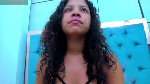 Snapshot of alena_brown chatting on 03-05-25, 01:21 ALENA online show from 03-05-25, 01:21