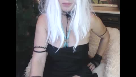 Snapshot of alenablack chatting on 12-16-24, 03:51 Luly online show from 12-16-24, 03:51