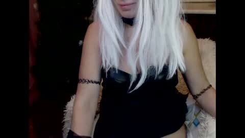 Snapshot of alenablack chatting on 12-18-24, 01:59 Luly online show from 12-18-24, 01:59