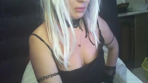 Snapshot of alenablack chatting on 02-02-25, 12:19 Luly online show from 02-02-25, 12:19