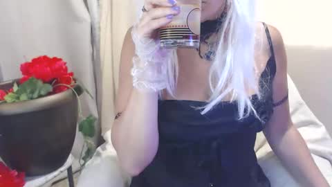 Snapshot of alenablack chatting on 10-02-25, 12:50 Luly online show from 10-02-25, 12:50