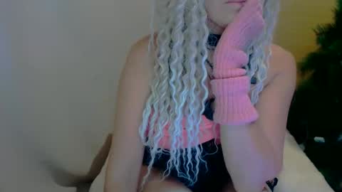 Snapshot of alenablack chatting on 11-28-25, 09:56 Luly online show from 11-28-25, 09:56