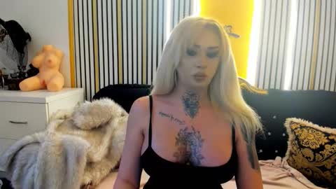 alenarios online show from 11-24-25, 07:41