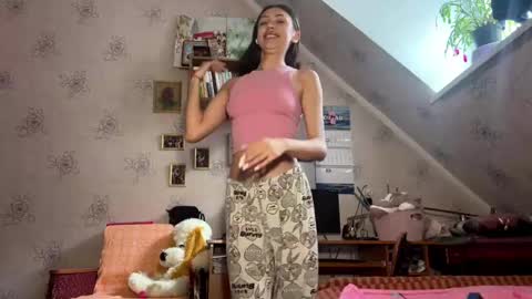 Snapshot of alenesavitch chatting on 12-18-25, 09:59 Alene online show from 12-18-25, 09:59