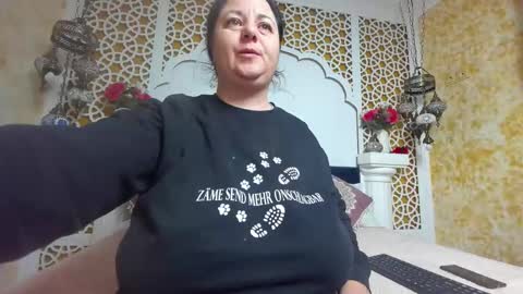 alesha_arabian_ online show from 12-15-25, 05:12