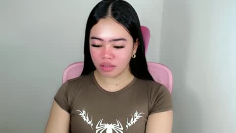 Snapshot of alesha_vibe_me chatting on 05-19-26, 01:33 alesha_vibe_me online show from 05-19-26, 01:33