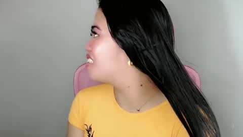 Snapshot of alesha_vibe_me chatting on 05-19-26, 01:56 alesha_vibe_me online show from 05-19-26, 01:56