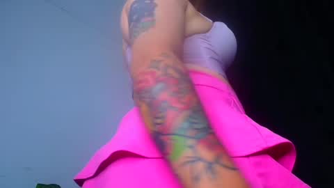 QUEEN OFF MILk  IM BACK  15 NOV online show from 02-16-25, 01:25