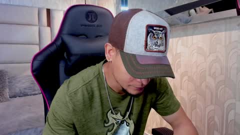 Alessandro King online show from 01-06-25, 02:58