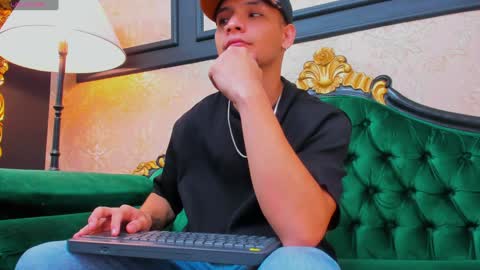 Alessandro King online show from 01-18-25, 12:15