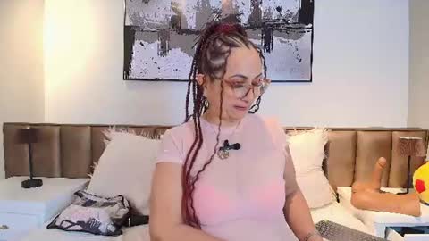 Snapshot of alessandraleroy chatting on 06-15-26, 12:29 Alessandra online show from 06-15-26, 12:29