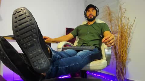 Snapshot of alessandro__wye chatting on 12-03-24, 04:03 ALESSANDRO  WYE online show from 12-03-24, 04:03
