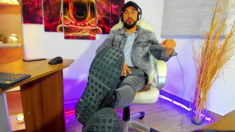 Snapshot of alessandro__wye chatting on 01-07-25, 03:35 ALESSANDRO  WYE online show from 01-07-25, 03:35