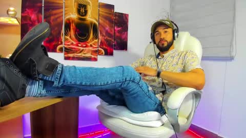 Snapshot of alessandro__wye chatting on 01-18-25, 05:31 ALESSANDRO  WYE online show from 01-18-25, 05:31