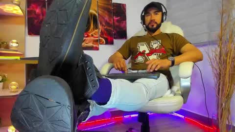 Snapshot of alessandro__wye chatting on 01-27-25, 12:43 ALESSANDRO  WYE online show from 01-27-25, 12:43