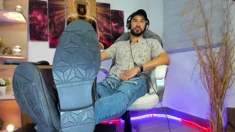 Snapshot of alessandro__wye chatting on 02-04-25, 01:56 ALESSANDRO  WYE online show from 02-04-25, 01:56