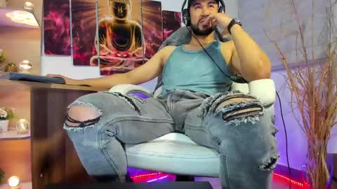 Snapshot of alessandro__wye chatting on 02-05-25, 11:28 ALESSANDRO  WYE online show from 02-05-25, 11:28