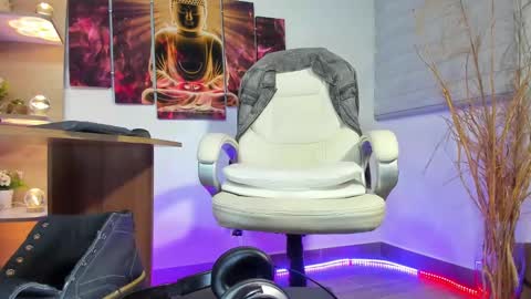 Snapshot of alessandro__wye chatting on 02-06-25, 02:33 ALESSANDRO  WYE online show from 02-06-25, 02:33