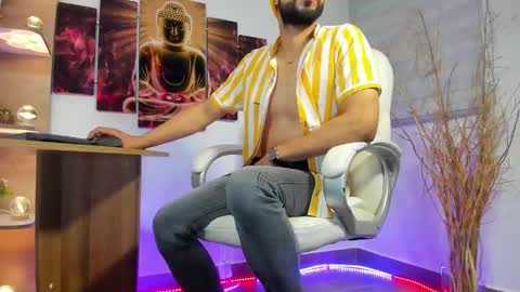 Snapshot of alessandro__wye chatting on 02-11-25, 05:05 ALESSANDRO  WYE online show from 02-11-25, 05:05