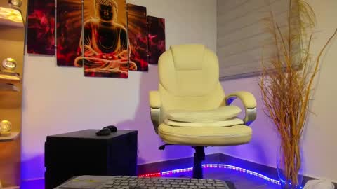 Snapshot of alessandro__wye chatting on 02-26-25, 12:16 ALESSANDRO  WYE online show from 02-26-25, 12:16