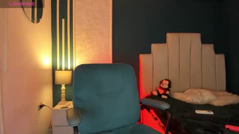 Alessandro Dybala online show from 02-26-25, 03:19