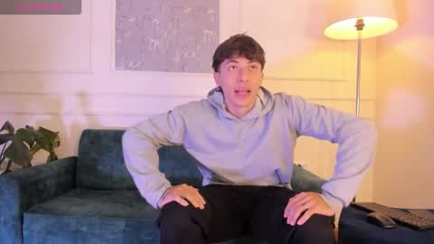 Alessandro Dybala online show from 11-04-25, 12:04