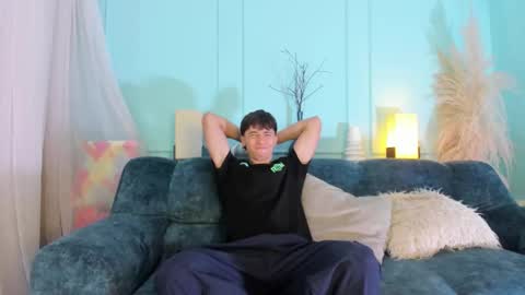 Alessandro Dybala online show from 11-08-25, 12:16