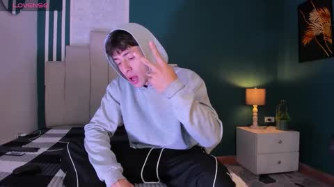 Alessandro Dybala online show from 11-19-25, 12:16