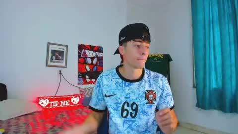 Alessandro Dybala online show from 04-25-26, 01:41