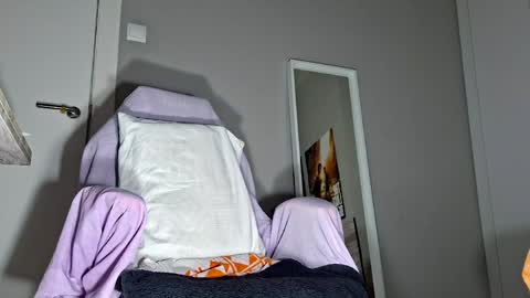 Alessandro online show from 04-27-26, 04:49