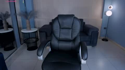 Snapshot of alessaromero chatting on 10-04-25, 08:07 ALESSA ROMERO  online show from 10-04-25, 08:07