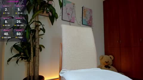 Snapshot of alessia1__ chatting on 01-08-25, 09:23 Alessia online show from 01-08-25, 09:23