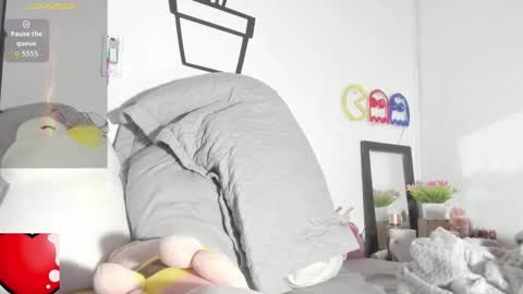 Alessia  online show from 10-23-25, 06:06