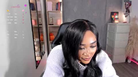 Snapshot of alessia_anderson07 chatting on 10-24-25, 11:01 Yy  online show from 10-24-25, 11:01