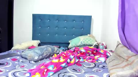 alessia_hot1 online show from 02-17-26, 06:32