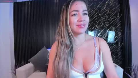 Alessia  Everyday From 0530 to 1430 Col Time online show from 09-22-25, 11:12